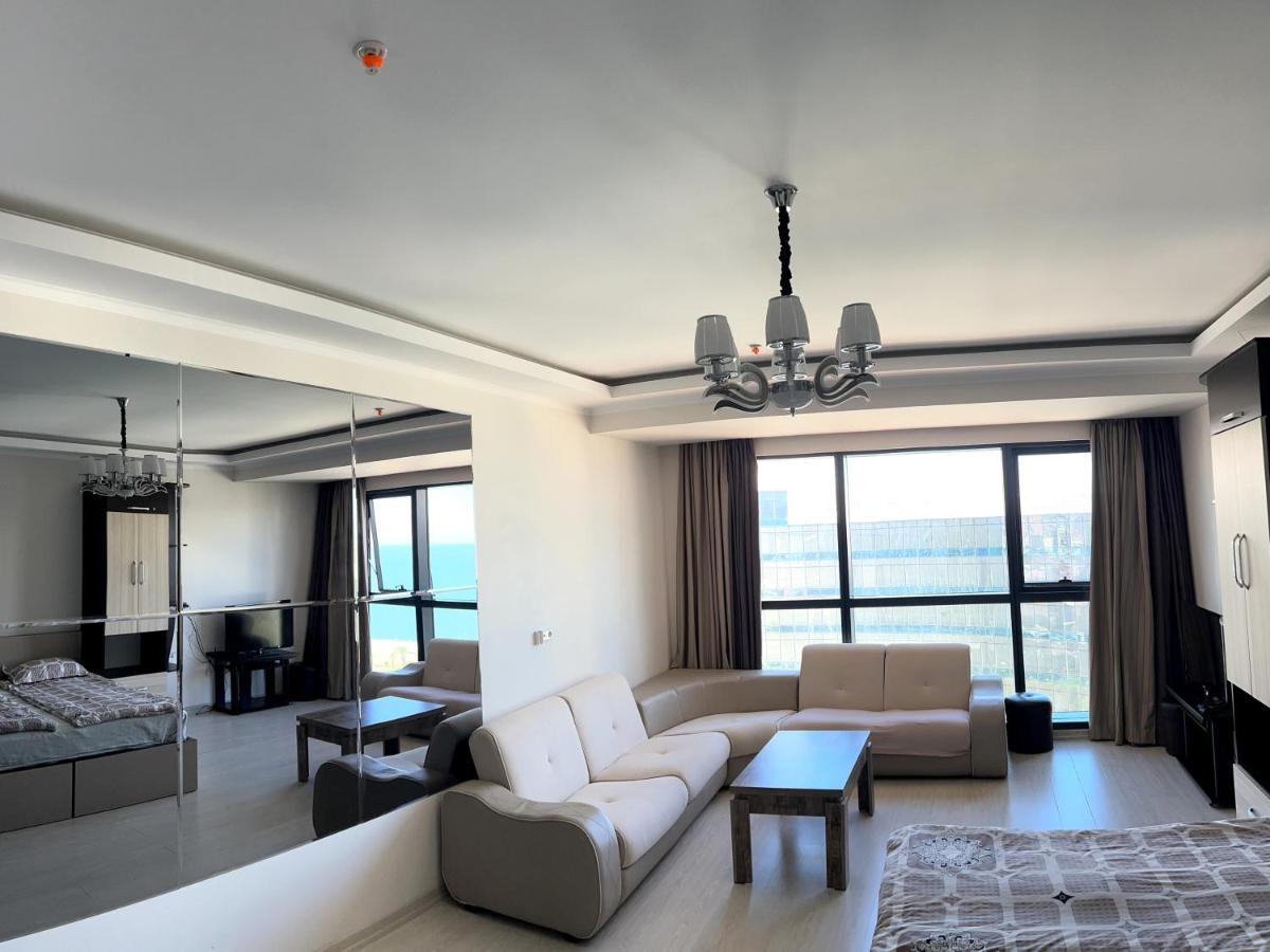 Angel Apartment In Porta Batumi Exteriör bild